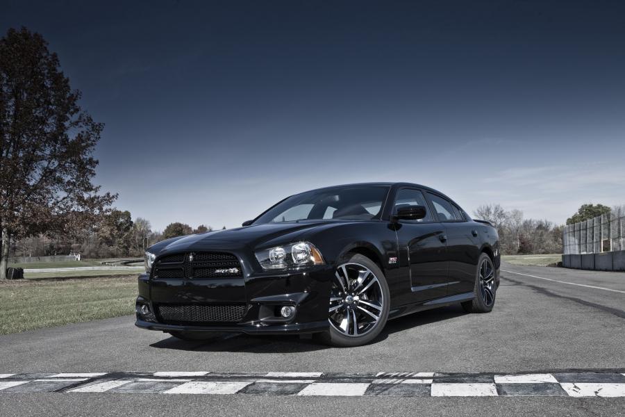  Dodge Charger SRT8 Super Bee 2012 года  (фото 24 из 39)